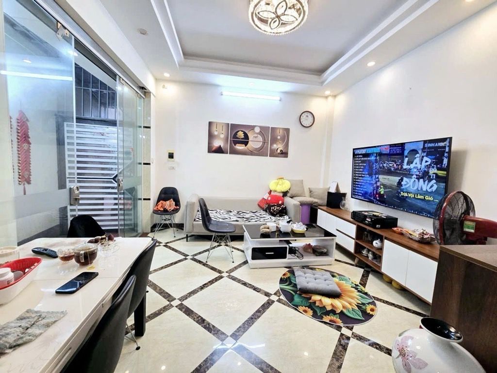 Bán nhà Hoàng Mai - diện tích 30m2 5 tầng - Nhà đẹp, công năng đỉnh - giá 7,55 tỷ