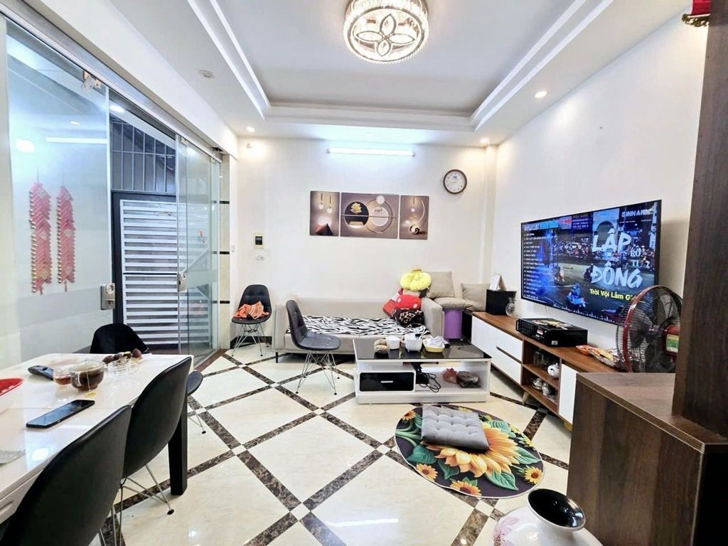 Bán nhà Hoàng Mai - diện tích 30m2 5 tầng - Nhà đẹp, công năng đỉnh - giá 7,55 tỷ