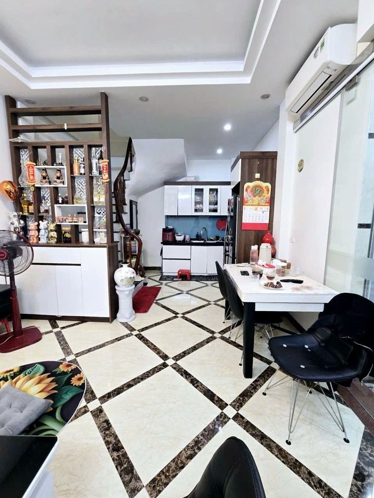 Bán nhà Hoàng Mai - diện tích 30m2 5 tầng - Nhà đẹp, công năng đỉnh - giá 7,55 tỷ