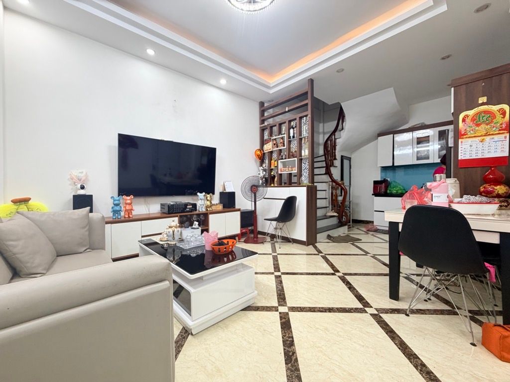 Bán nhà Hoàng Mai - diện tích 30m2 5 tầng - Nhà đẹp, công năng đỉnh - giá 7,55 tỷ