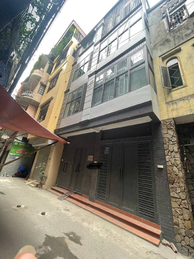 Bán nhà Nguyễn Trãi - diện tích 34m2 4 tầng - ô tô tránh đậu đỗ trước cửa - giá 16,8 tỷ