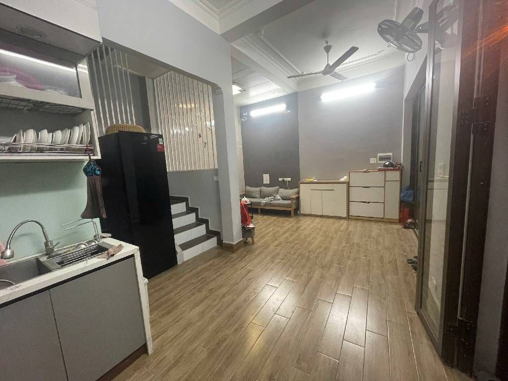 Bán nhà Nguyễn Trãi - diện tích 34m2 4 tầng - ô tô tránh đậu đỗ trước cửa - giá 16,8 tỷ