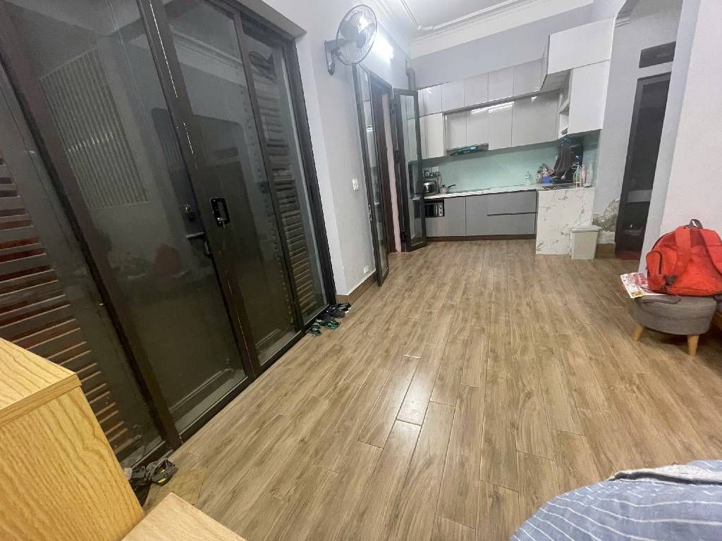 Bán nhà Nguyễn Trãi - diện tích 34m2 4 tầng - ô tô tránh đậu đỗ trước cửa - giá 16,8 tỷ