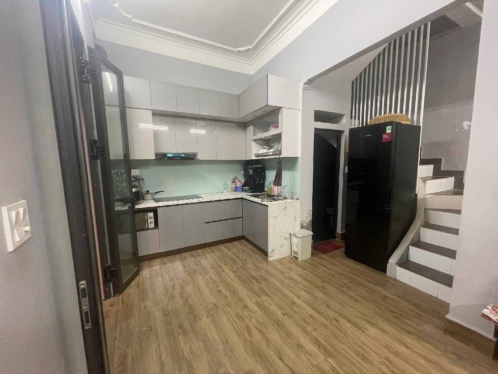 Bán nhà Nguyễn Trãi - diện tích 34m2 4 tầng - ô tô tránh đậu đỗ trước cửa - giá 16,8 tỷ