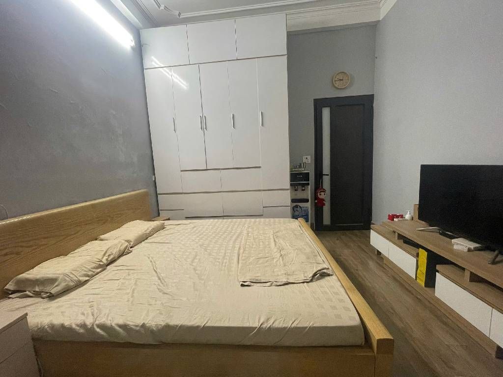Bán nhà Nguyễn Trãi - diện tích 34m2 4 tầng - ô tô tránh đậu đỗ trước cửa - giá 16,8 tỷ