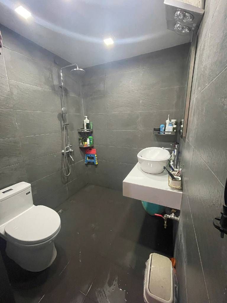 Bán nhà Nguyễn Trãi - diện tích 34m2 4 tầng - ô tô tránh đậu đỗ trước cửa - giá 16,8 tỷ