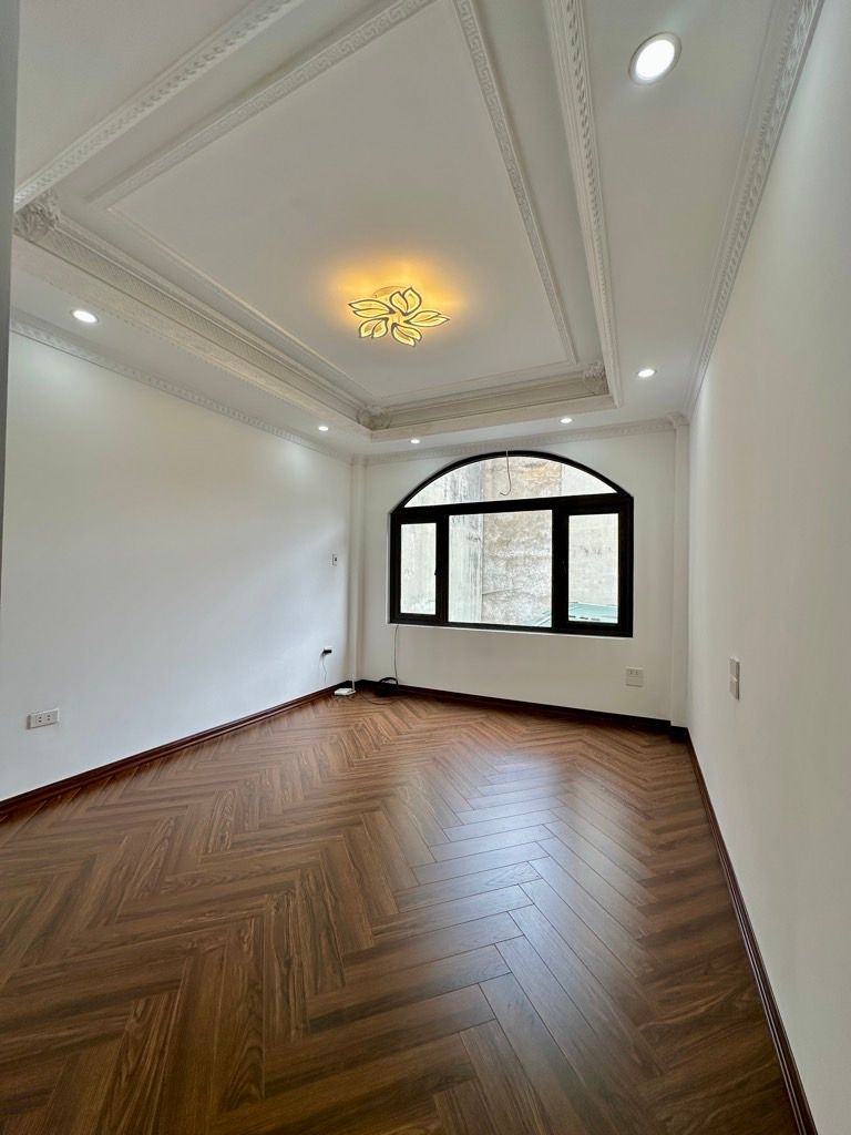 Bán nhà Lĩnh Nam - diện tích 30m2 6 tầng - HÀNG TUYỂN LĨNH NAM - 6 TẦNG THANG MÁY - giá 8,35 tỷ