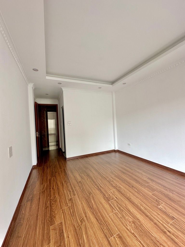 Bán nhà Lĩnh Nam - diện tích 30m2 6 tầng - HÀNG TUYỂN LĨNH NAM - 6 TẦNG THANG MÁY - giá 8,35 tỷ