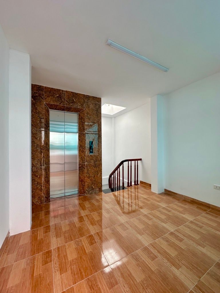 Bán nhà Lĩnh Nam - diện tích 30m2 6 tầng - HÀNG TUYỂN LĨNH NAM - 6 TẦNG THANG MÁY - giá 8,35 tỷ
