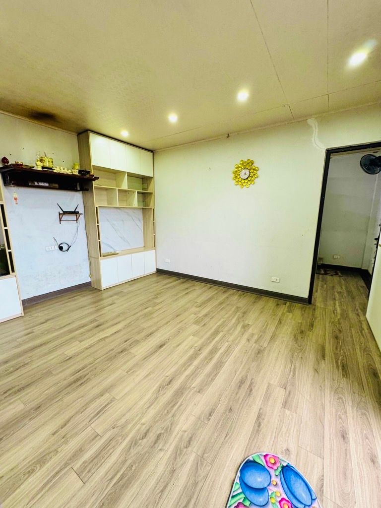 Bán nhà Lĩnh Nam - diện tích 45m2 2 tầng - ô tô đỗ cửa - giá 1,3 tỷ