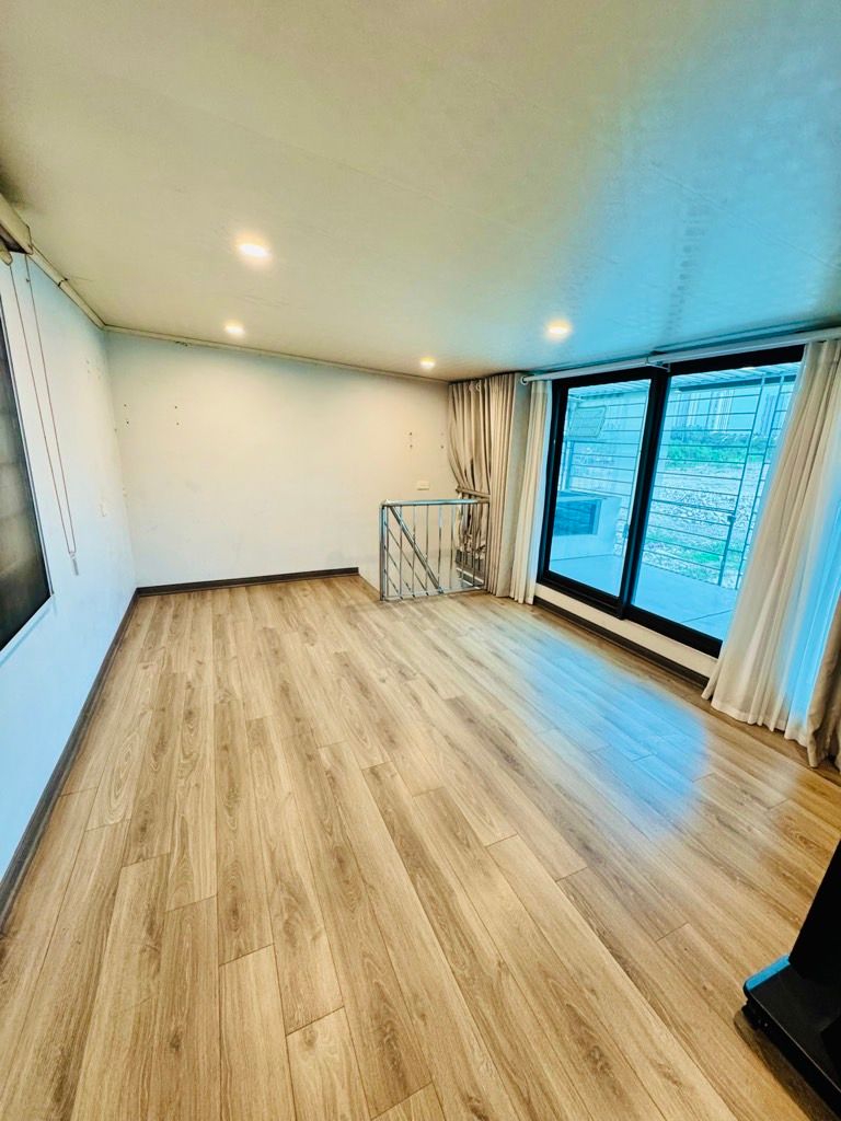 Bán nhà Lĩnh Nam - diện tích 45m2 2 tầng - ô tô đỗ cửa - giá 1,3 tỷ