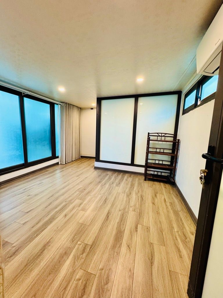 Bán nhà Lĩnh Nam - diện tích 45m2 2 tầng - ô tô đỗ cửa - giá 1,3 tỷ