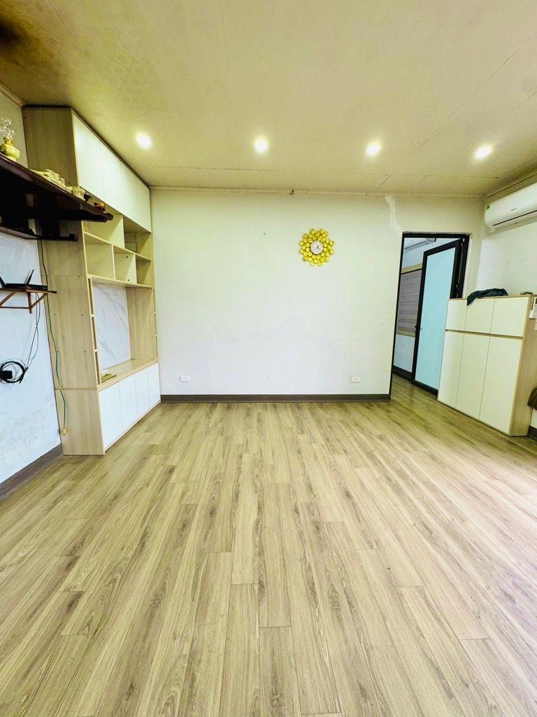 Bán nhà Lĩnh Nam - diện tích 45m2 2 tầng - ô tô đỗ cửa - giá 1,3 tỷ