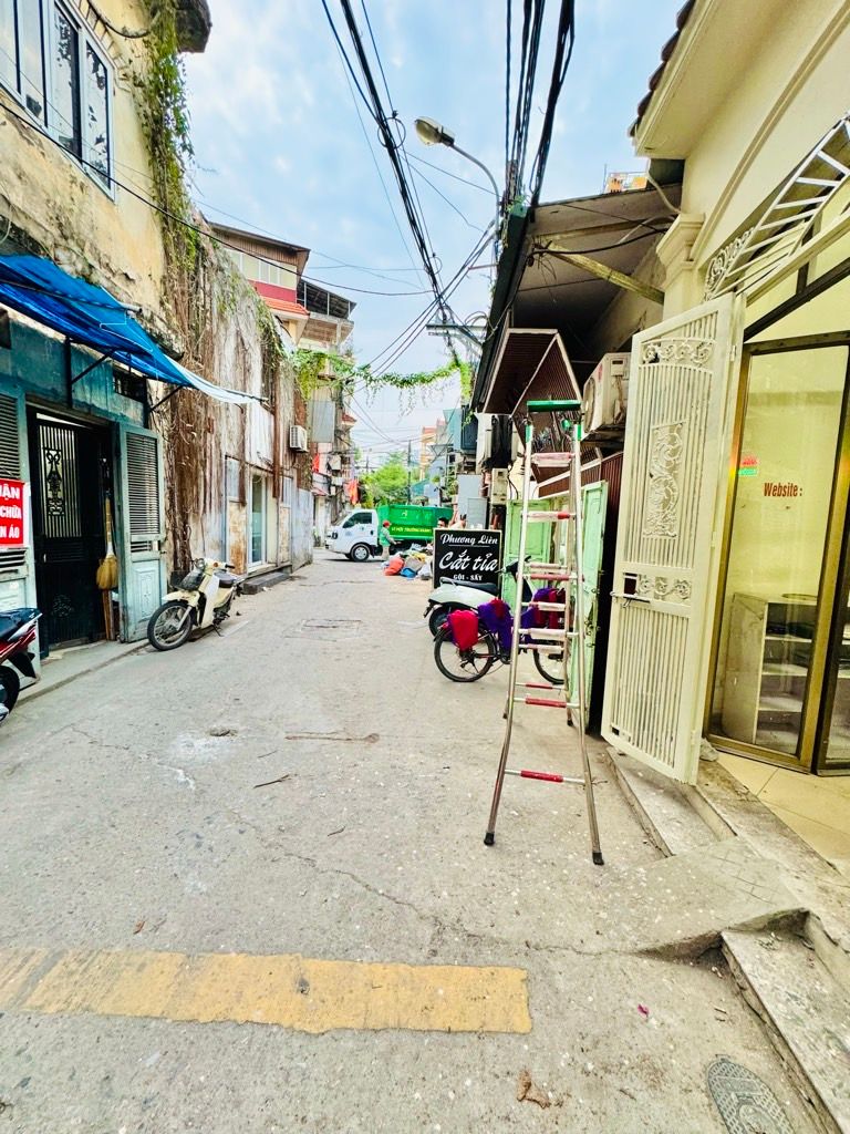Bán nhà Tân Mai - diện tích 26m2 4 tầng - Mặt ngõ ô tô tải đỗ cửa - giá 7,8 tỷ