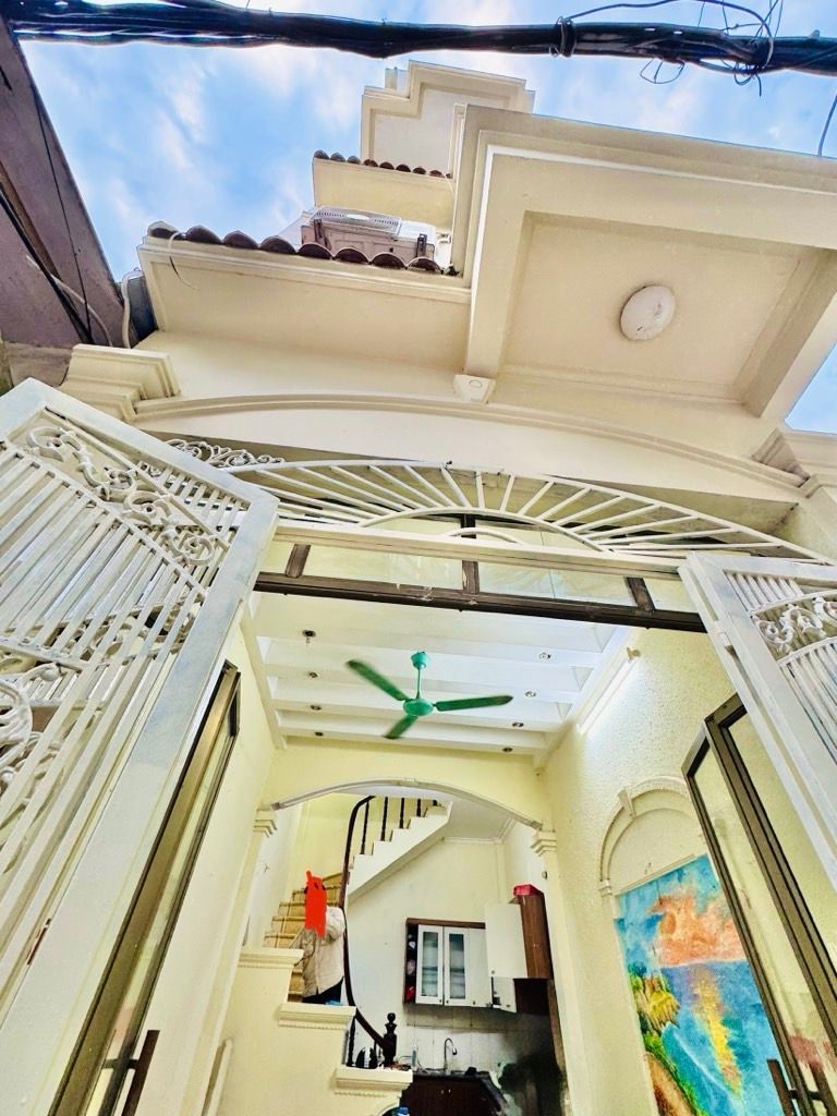 Bán nhà Tân Mai - diện tích 26m2 4 tầng - Mặt ngõ ô tô tải đỗ cửa - giá 7,8 tỷ