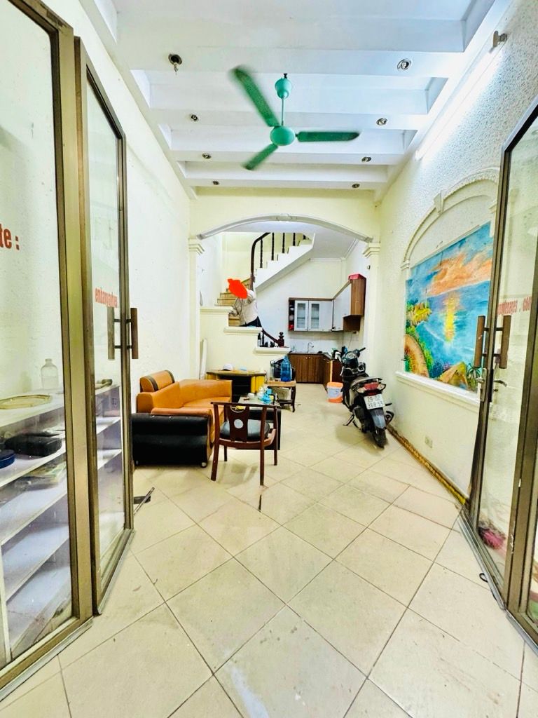 Bán nhà Tân Mai - diện tích 26m2 4 tầng - Mặt ngõ ô tô tải đỗ cửa - giá 7,8 tỷ