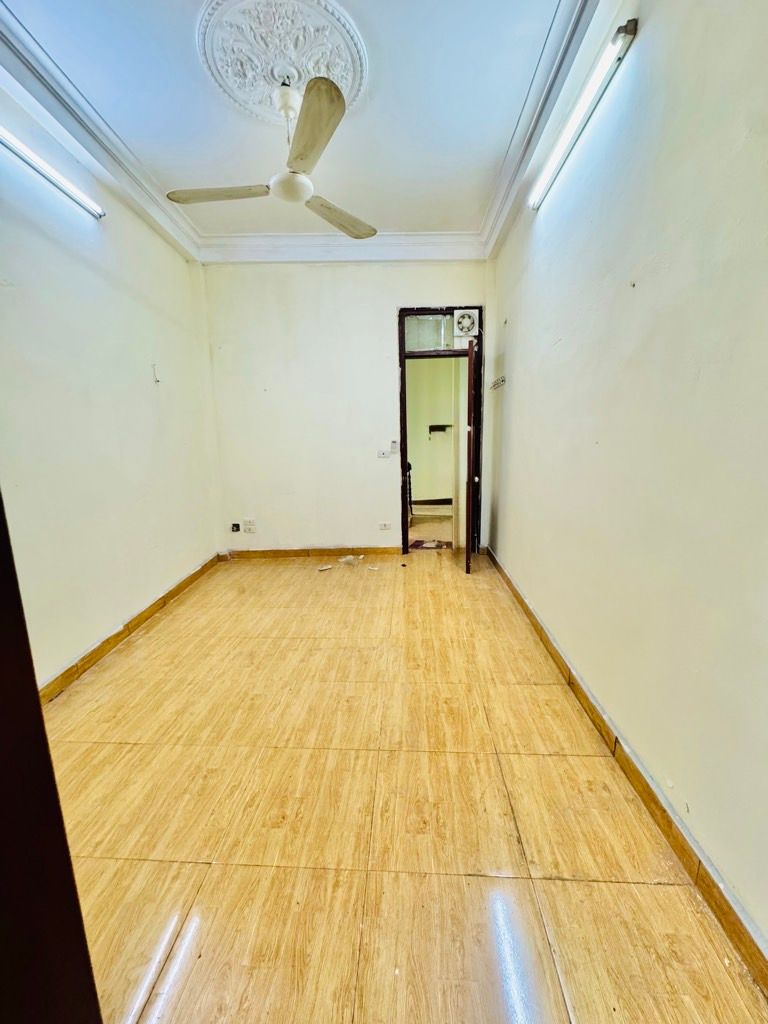 Bán nhà Tân Mai - diện tích 26m2 4 tầng - Mặt ngõ ô tô tải đỗ cửa - giá 7,8 tỷ