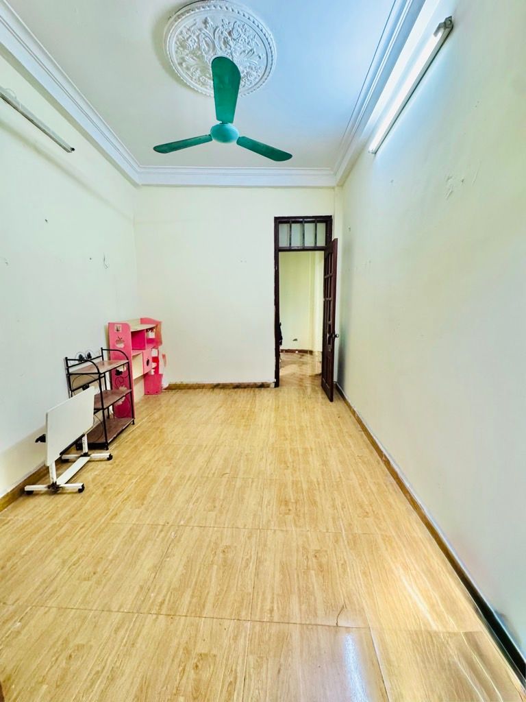 Bán nhà Tân Mai - diện tích 26m2 4 tầng - Mặt ngõ ô tô tải đỗ cửa - giá 7,8 tỷ