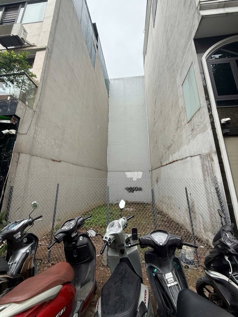 Bán nhà Hoàng Liệt - diện tích 60m2 1 tầng - ô tô tránh - giá 16 tỷ