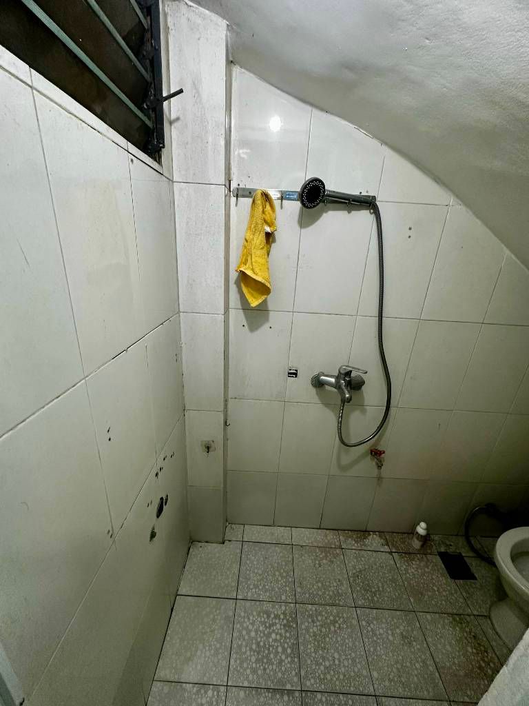 Bán nhà Tân Mai - diện tích 44m2 2 tầng - ô tô đỗ cửa - giá 4,9 tỷ