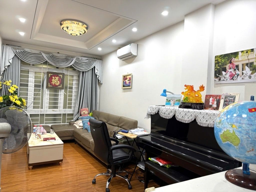 Bán nhà Nguyễn Lương Bằng - diện tích 38.2m2 5 tầng - Ngõ thông, gần ô tô - giá 13,9 tỷ