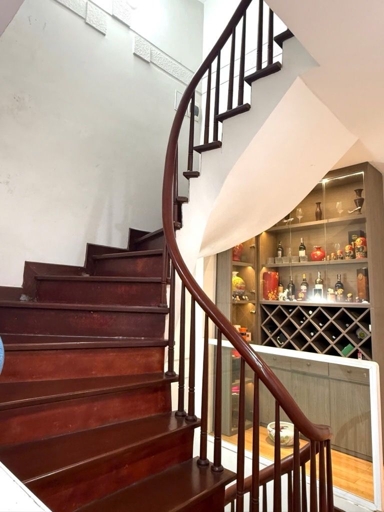 Bán nhà Nguyễn Lương Bằng - diện tích 38.2m2 5 tầng - Ngõ thông, gần ô tô - giá 13,9 tỷ
