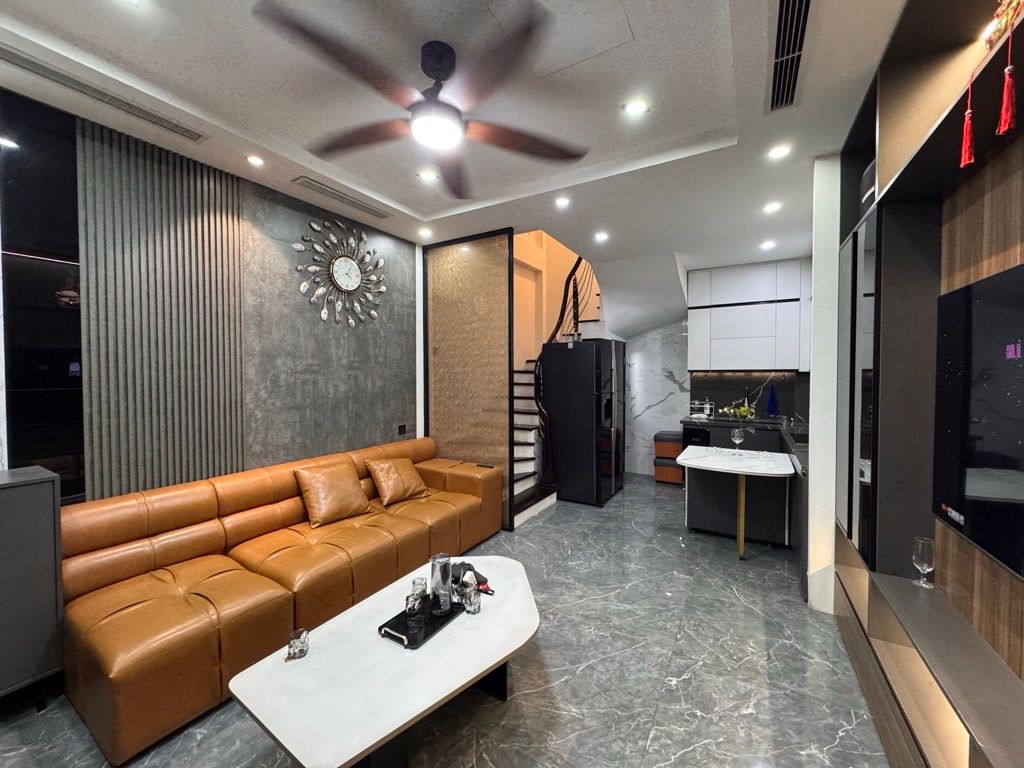 Bán nhà Bạch Mai - diện tích 31m2 6 tầng - Ngõ siêu đẹp, vài chục mét ra mặt phố - giá 11,95 tỷ