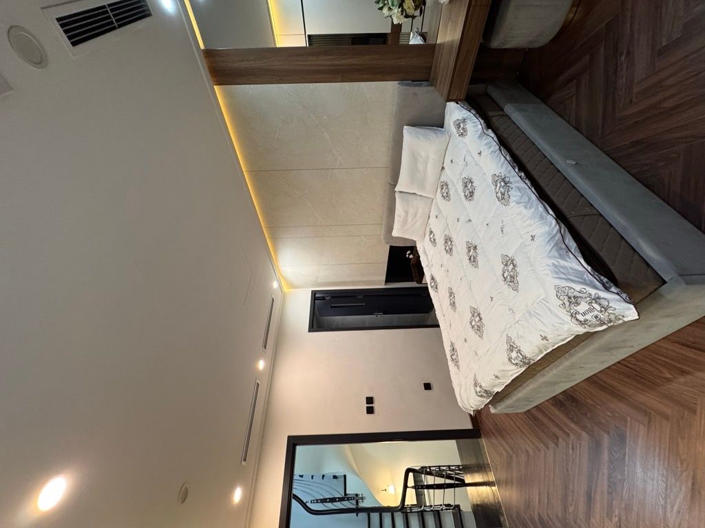 Bán nhà Bạch Mai - diện tích 31m2 6 tầng - Ngõ siêu đẹp, vài chục mét ra mặt phố - giá 11,95 tỷ