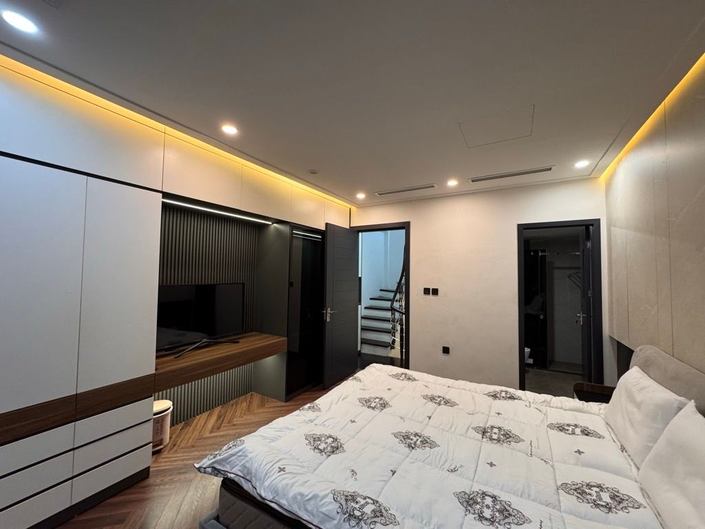 Bán nhà Bạch Mai - diện tích 31m2 6 tầng - Ngõ siêu đẹp, vài chục mét ra mặt phố - giá 11,95 tỷ