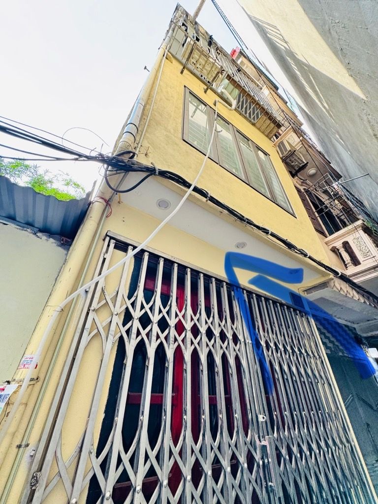 Bán nhà Hoàng Mai - diện tích 25m2 3 tầng - HCĐC - giá 3,2 tỷ