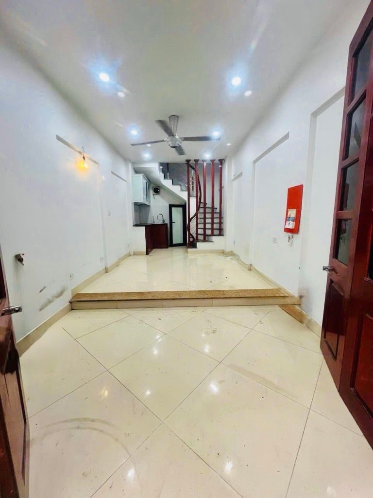 Bán nhà Hoàng Mai - diện tích 25m2 3 tầng - HCĐC - giá 3,2 tỷ