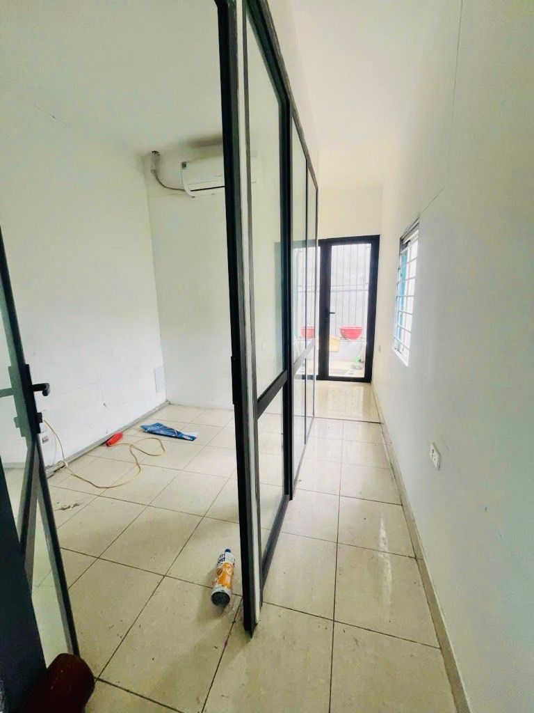 Bán nhà Hoàng Mai - diện tích 25m2 3 tầng - HCĐC - giá 3,2 tỷ