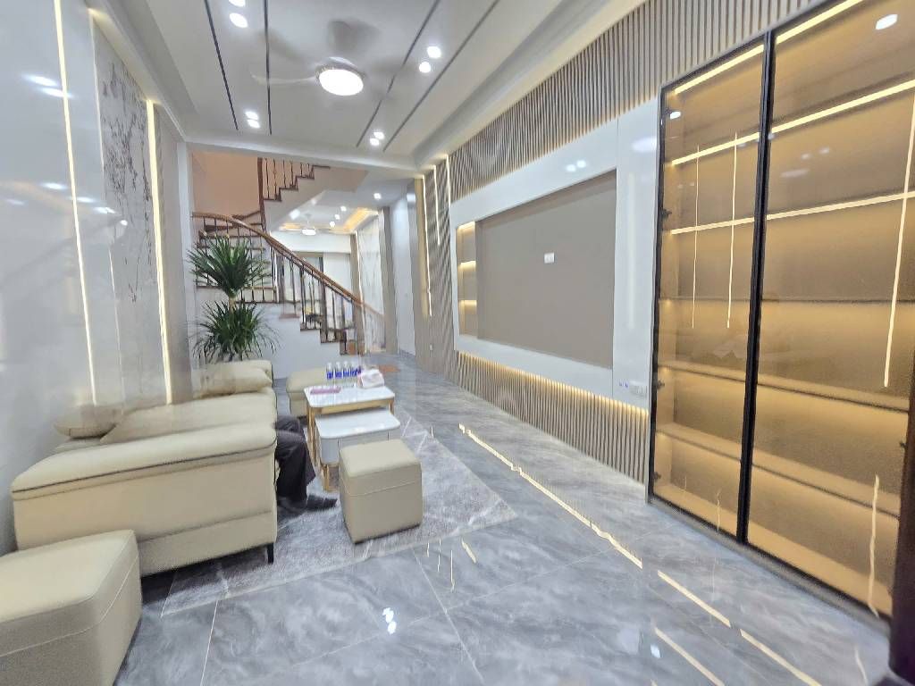 Bán nhà Hào Nam - diện tích 46.3m2 4 tầng - Ô TÔ DỪNG TRÁNH ĐỖ NGÀY ĐÊM - giá 19,5 tỷ