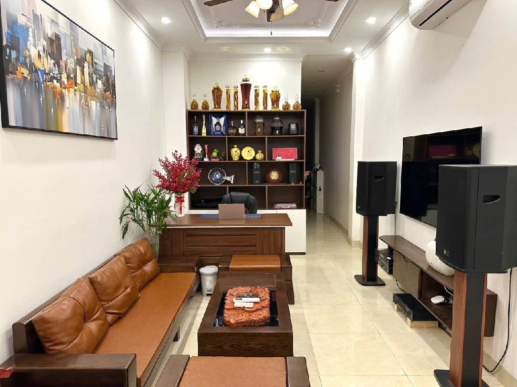 Bán nhà Hoàng Đạo Thành - diện tích 39,4m2 5 tầng - Ô TÔ TRÁNH THÔNG TỨ TUNG - giá 17,2 tỷ