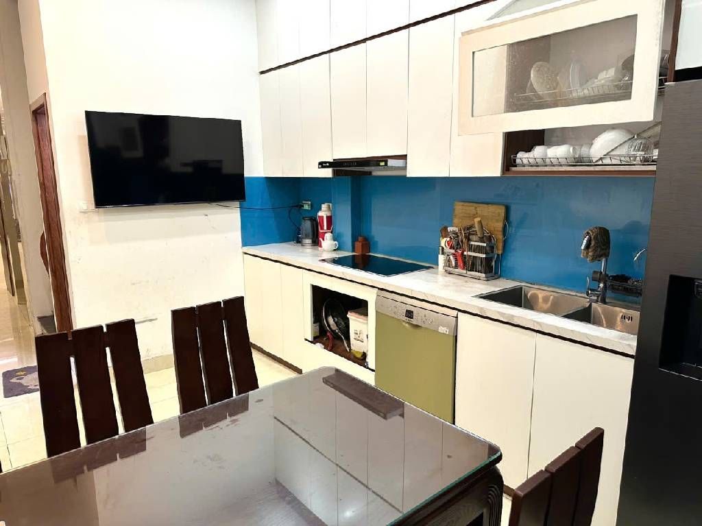 Bán nhà Hoàng Đạo Thành - diện tích 39,4m2 5 tầng - Ô TÔ TRÁNH THÔNG TỨ TUNG - giá 17,2 tỷ