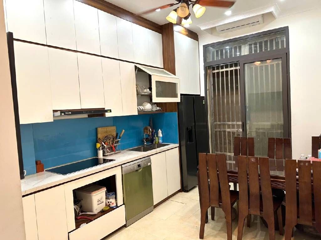 Bán nhà Hoàng Đạo Thành - diện tích 39,4m2 5 tầng - Ô TÔ TRÁNH THÔNG TỨ TUNG - giá 17,2 tỷ