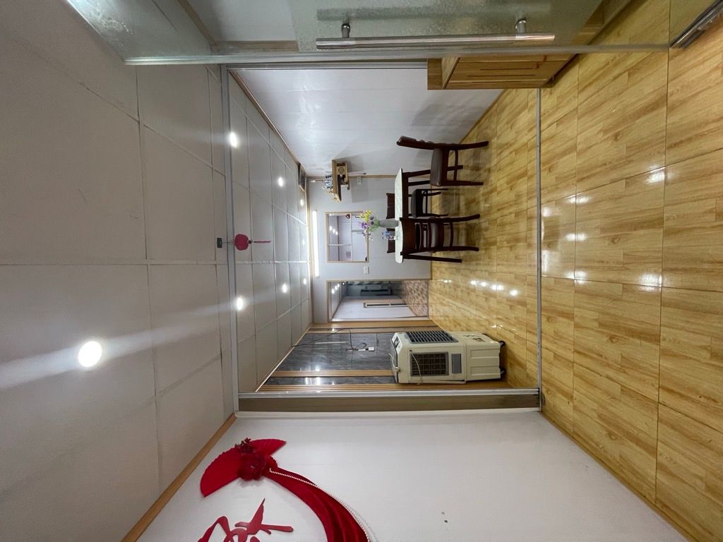 Bán nhà Tân Mai - diện tích 45m2 1 tầng - Mặt ngõ thông, ô tô VF3 qua nhà - giá 2 tỷ