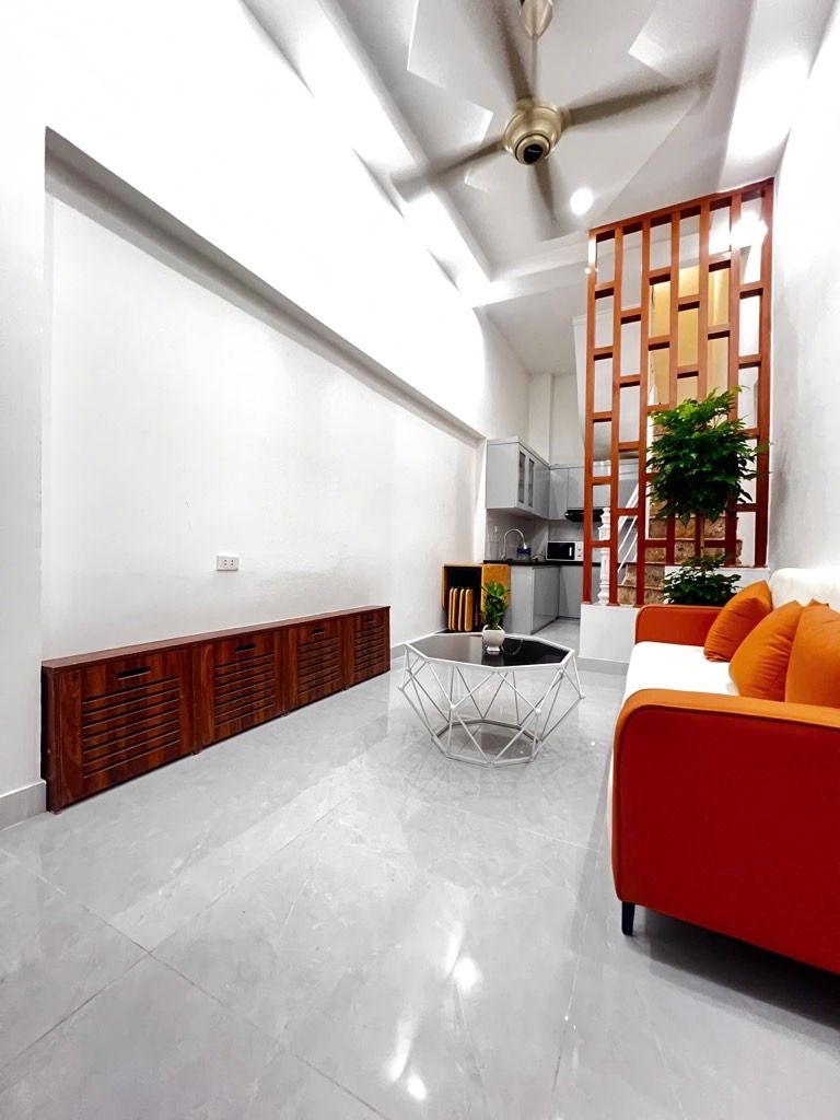 Bán nhà Cự Lộc - diện tích 21m2 4 tầng - Lô góc thoáng sáng - giá 6,3 tỷ