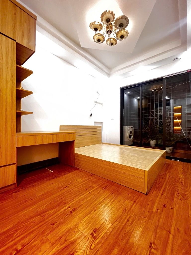 Bán nhà Cự Lộc - diện tích 21m2 4 tầng - Lô góc thoáng sáng - giá 6,3 tỷ