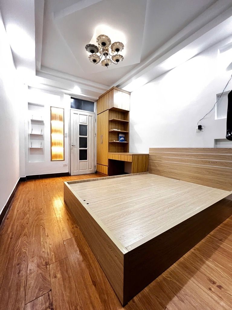 Bán nhà Cự Lộc - diện tích 21m2 4 tầng - Lô góc thoáng sáng - giá 6,3 tỷ