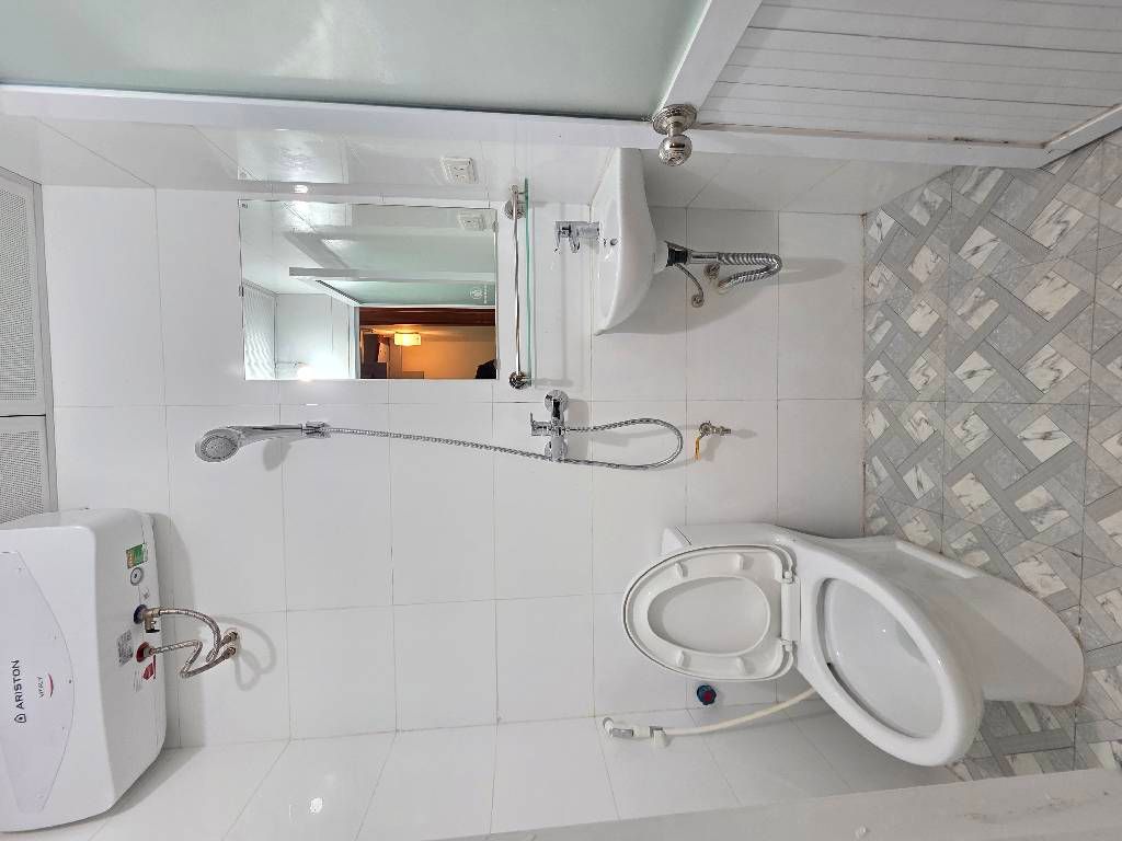 Bán nhà Tôn Đức Thắng - diện tích 16m2 5 tầng - Nhà đẹp ở ngay - giá 5,2 tỷ