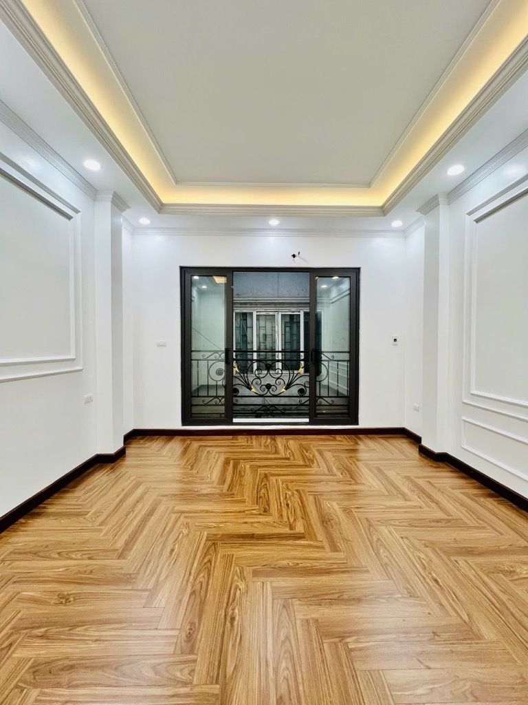 Bán nhà Nguyễn Văn Trỗi - diện tích 34m2 7 tầng - ô tô đỗ cổng - giá 11,8 tỷ