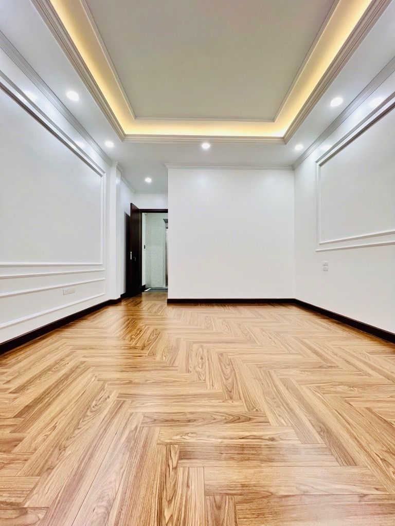 Bán nhà Nguyễn Văn Trỗi - diện tích 34m2 7 tầng - ô tô đỗ cổng - giá 11,8 tỷ