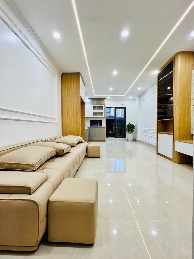 Bán nhà Nguyễn Văn Trỗi - diện tích 34m2 7 tầng - ô tô đỗ cổng - giá 11,8 tỷ