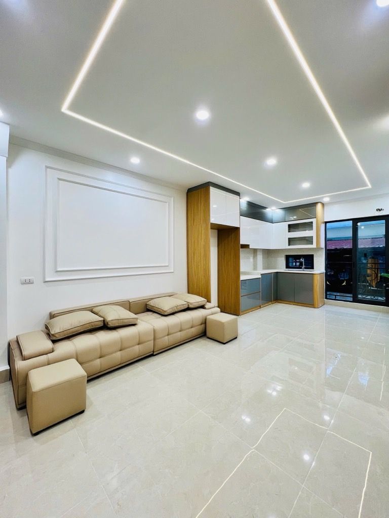 Bán nhà Nguyễn Văn Trỗi - diện tích 34m2 7 tầng - ô tô đỗ cổng - giá 11,8 tỷ