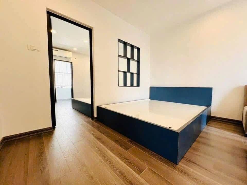 Bán nhà Quỳnh Mai - diện tích 50m2 5 tầng - Ô tô dừng đỗ chân cầu thang - giá 3,99 tỷ