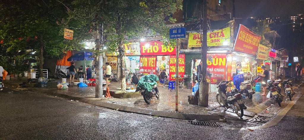 Bán nhà Quỳnh Mai - diện tích 50m2 5 tầng - Ô tô dừng đỗ chân cầu thang - giá 3,99 tỷ
