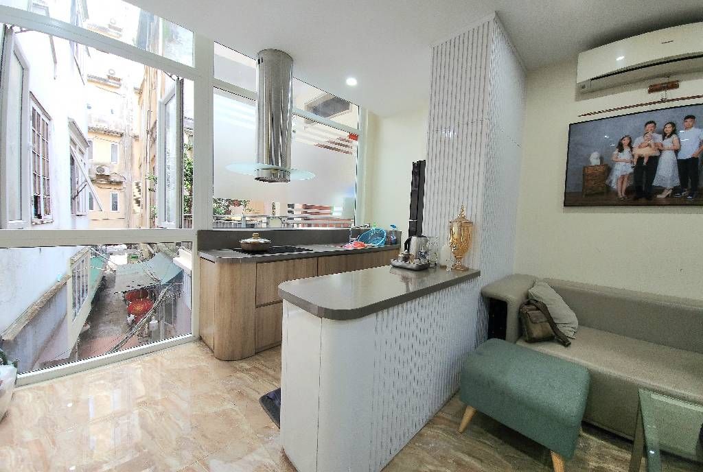 Bán nhà Hàn Thuyên - diện tích 30m2 5 tầng - Lô góc, kinh doanh - giá 17,5 tỷ