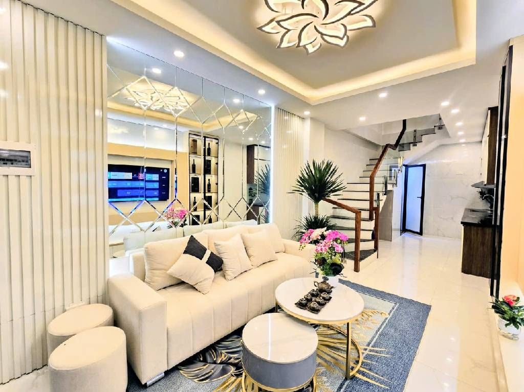 Bán nhà Giáp Nhị - diện tích 30m2 6 tầng - gần ô tô - giá 7,85 tỷ
