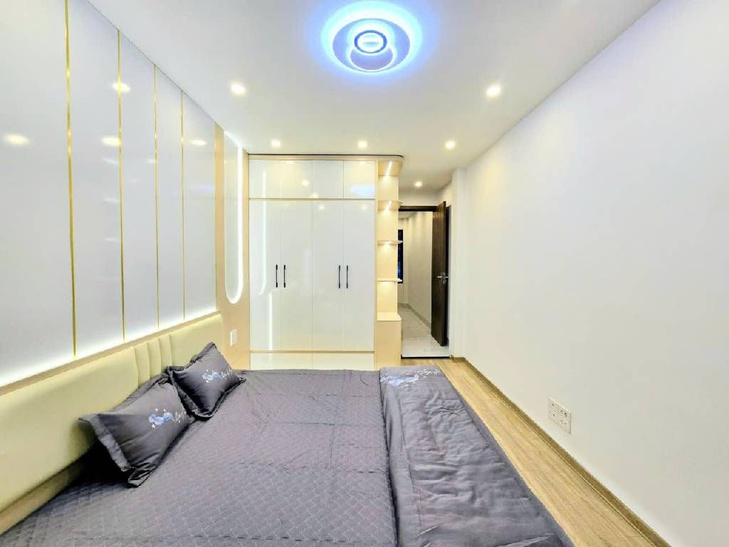 Bán nhà Giáp Nhị - diện tích 30m2 6 tầng - gần ô tô - giá 7,85 tỷ